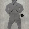 Chándal Under Armour beige
