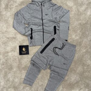 CHÁNDAL NIKE TECH GRIS<span> - </span>L