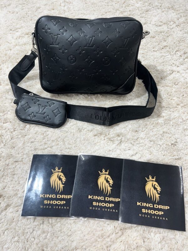 Bolso Louis Vuitton negro con monedero