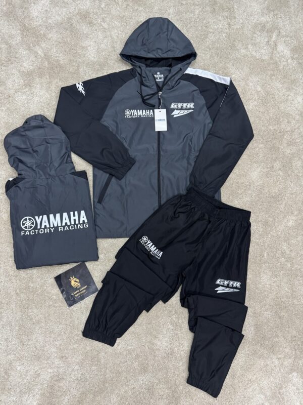 Chandal Yamaha Factory Racing gris y negro