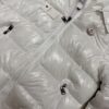 Chaqueta Moncler blanca con capucha de pelo