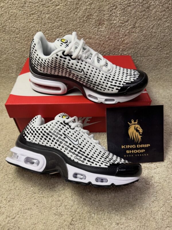 Nike TN blanco y negro con topos