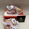 Zapatillas Nike TN blanco, rojo y naranja